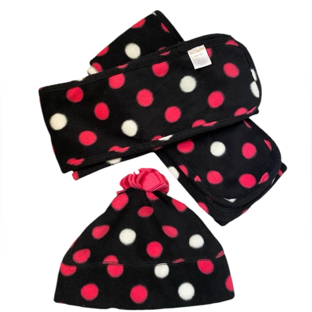 Gymboree matching scarves & beanie